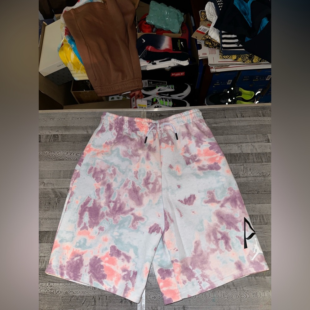 New with tags Jordan boys shorts XL